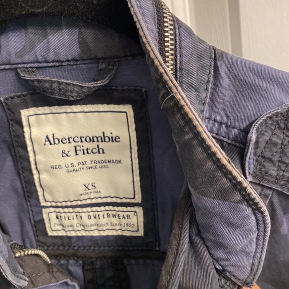 Abercrombie & Fitch Navy Blue Camo Utility Jacket - Picture 5 of 7